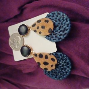 2.5-in stud drop earrings uniquely incorporation leather & natural material